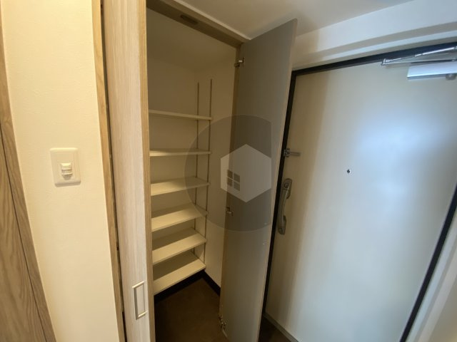 エストワン東大阪２の収納