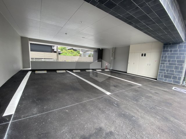 エストワン東大阪２の駐車場