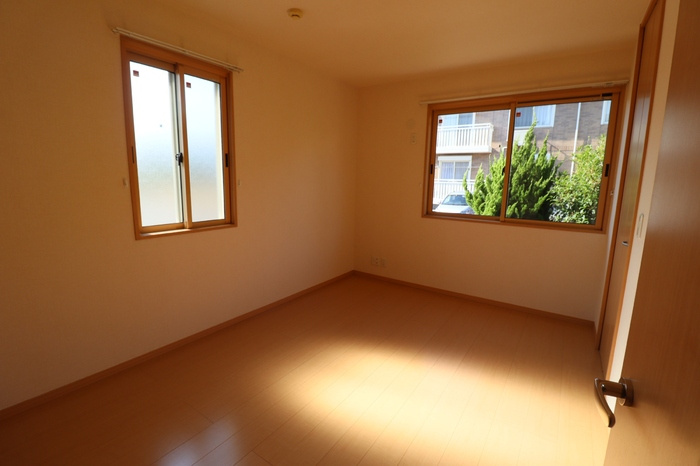 リヴェール東山の洋室|北側洋室