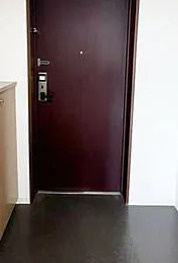 ｻﾝｾｿﾞﾝIの玄関