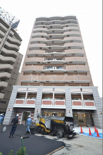 大阪市東成区中本１丁目の賃貸マンションのエントランス