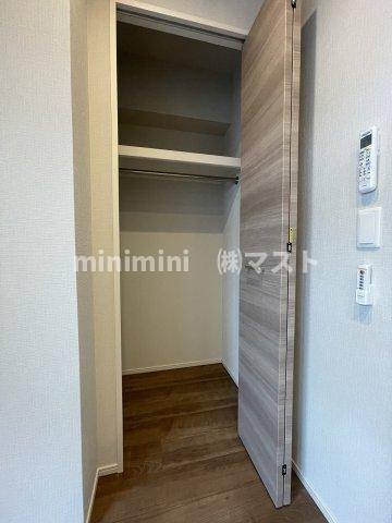 大阪市中央区安土町１丁目の賃貸マンションの収納