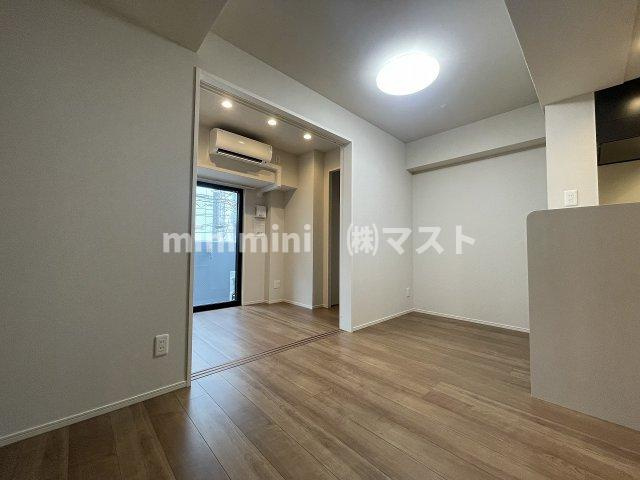 大阪市中央区安土町１丁目の賃貸マンションの居間・リビング