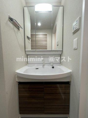 大阪市中央区安土町１丁目の賃貸マンションの洗面所