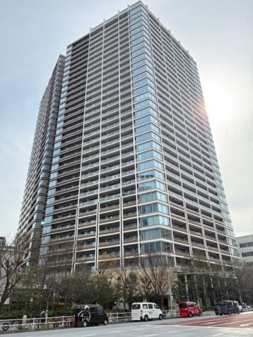 GLOBAL FRONT TOWERの外観