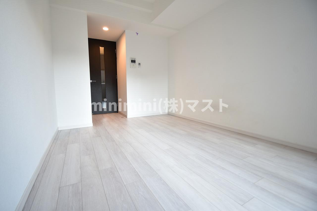 大阪市中央区瓦屋町２丁目の賃貸マンションの居間・リビング