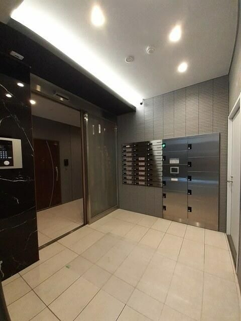 ヴィラ　フェリシア　小台橋のエントランス