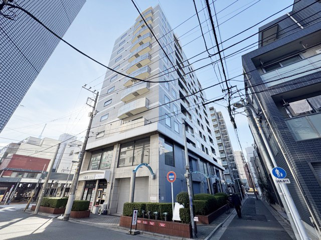 【現況写真】 | ディアハイム浅草 | 前面道路と外観の様子です。～即日のご見学可能～　お問合せはお気軽にどうぞ。