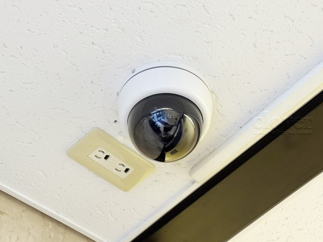 【防犯設備】 | ディアハイム浅草 | 建物や敷地の隅々に目を光らせる防犯カメラが設置されています。現地を見学される際には、カメラの存在やその台数にも意識を払ってみてください。～即日のご見学可能～　お問合せはお気軽にどうぞ。