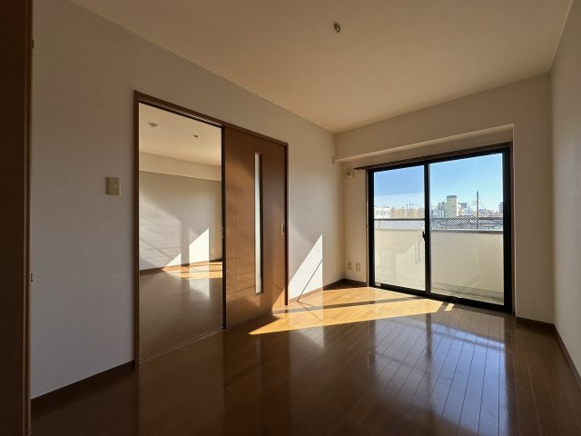 ウエストアールの内装