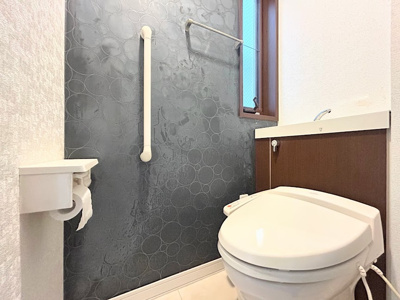 【トイレ】 | ◆◇旭区上白根1丁目中古戸建◇◆ | ◆清潔感のある白を基調とした落ち着ける空間。