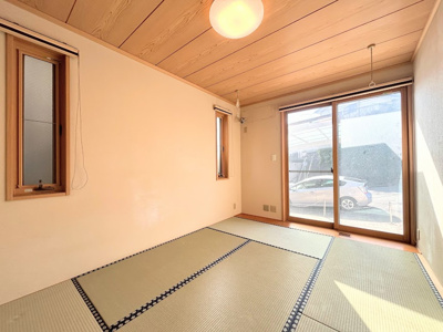 【和室】 | ◆◇旭区上白根1丁目中古戸建◇◆ | ◆感性を育むプライベートルームはシンプルでスマートな空間。好みの空間で読書をしたり、音楽を聞いたりと一人の時間も充実したものにできます。