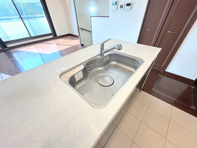 【キッチン】 | ◆◇旭区上白根1丁目中古戸建◇◆ | ◆気持ちの良い風が室内へ入り込む居室。家具を配置しても広々ご利用いただけます！！