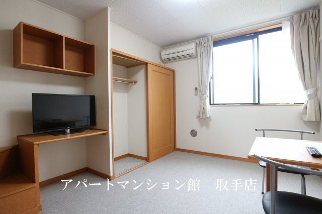 レオパレスグリーン文桜の居間・リビング|画像3