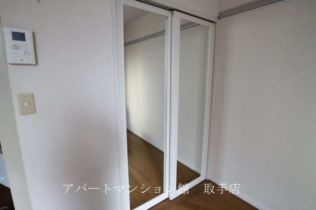 レオパレスクレールアビコの収納