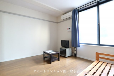 【居間・リビング】 | レオパレスクレールアビコ | 画像3