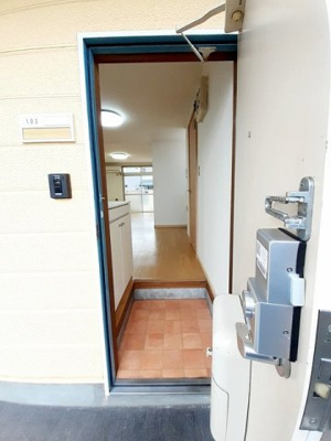 【玄関】 | キャッスル神田川 | 落ち着いた玄関です