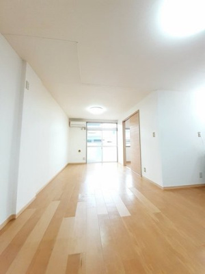 【居間・リビング】 | キャッスル神田川 | おしゃれな居間です