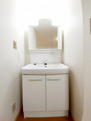 【洗面所】 | キャッスル神田川 | 広い洗面スペース