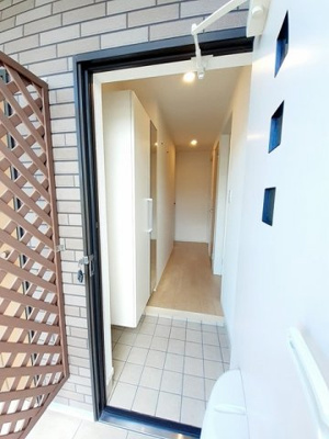 【玄関】 | ビクトルⅡ | 明るい玄関です