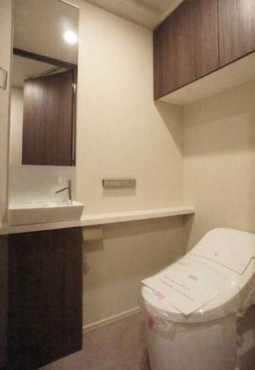 ザ・パークハウス駒沢レジデンス　築浅　分譲賃貸　テラスのトイレ