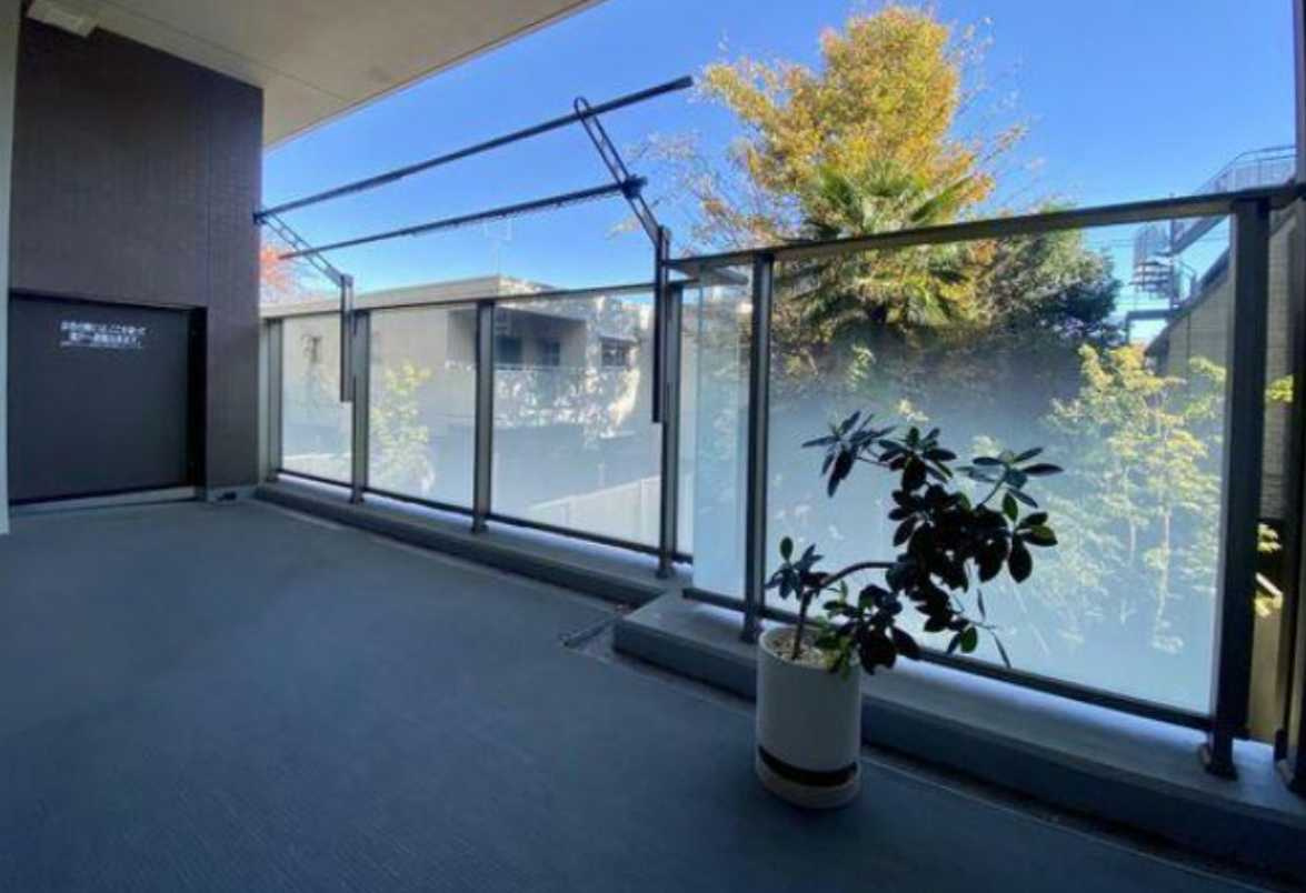ザ・パークハウス駒沢レジデンス　築浅　分譲賃貸　テラスのバルコニー