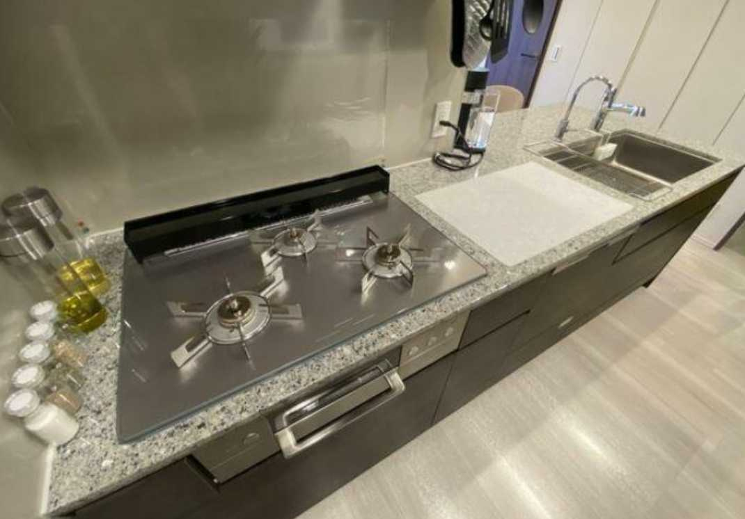 ザ・パークハウス駒沢レジデンス　築浅　分譲賃貸　テラスのキッチン|※写真はイメージです