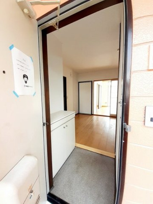 【玄関】 | エルディムわたなべ | きれいな玄関です