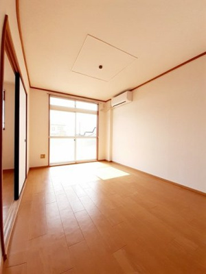 【居間・リビング】 | エルディムわたなべ | リビングです