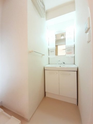 【洗面所】 | Ａｃｒｏｓｓ・Ｂｅｎ－Ｈ | 広い洗面スペース