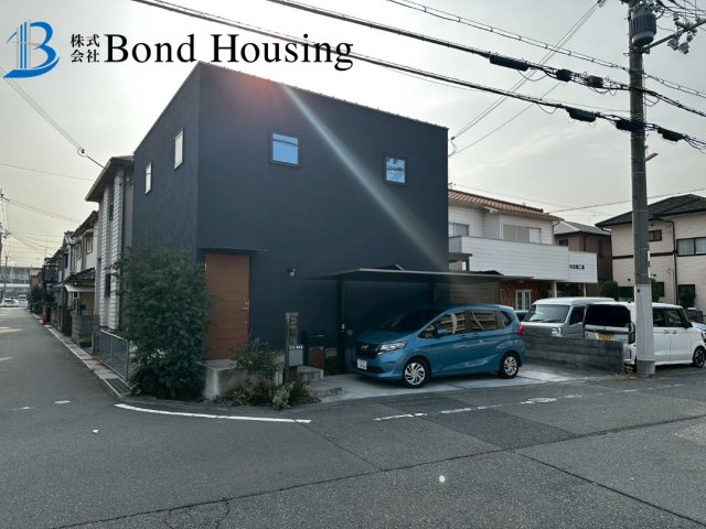無垢材使用のお洒落な築浅戸建　西二見　築6年の前面道路含む現地写真