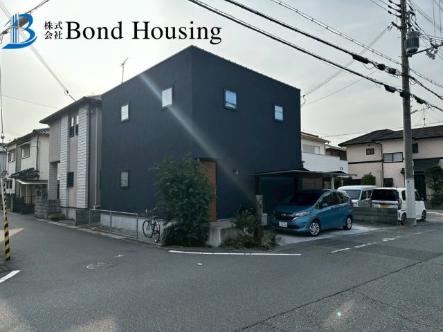 無垢材使用のお洒落な築浅戸建　西二見　築6年の前面道路含む現地写真