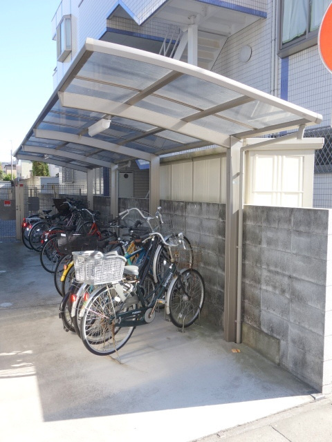 シャルマン南鳩ケ谷のその他共用部分|★屋根付き自転車駐輪場★