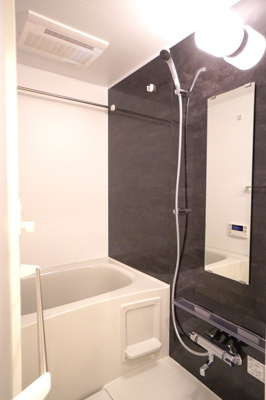 【浴室】 | 若葉ビューアパートメント | ※写真は同タイプ住戸です。