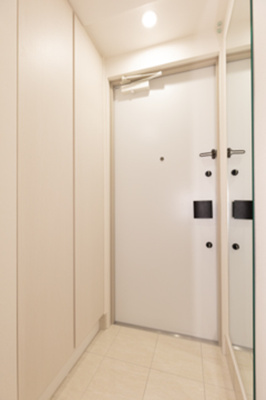 【玄関】 | オアーゼ新宿西落合レジデンス | ※写真は同タイプ住戸です。