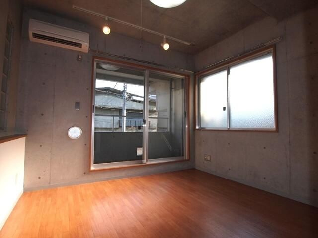 モデニスタの居間・リビング