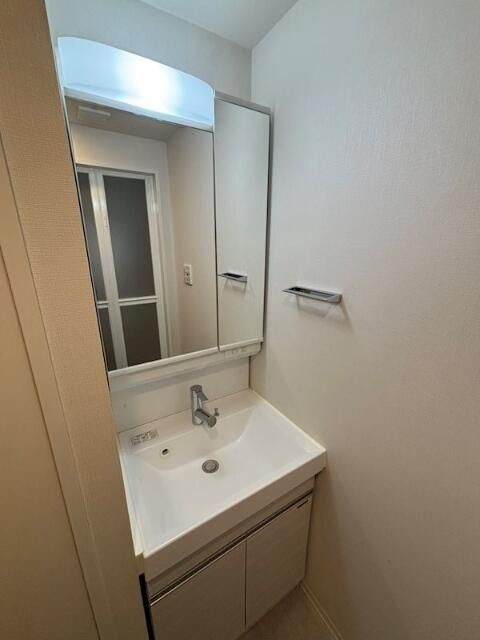 ＡＲＣＯＢＡＬＥＮＯ　ＳＨＩＭＵＲＡＳＡＫＡＵＥの洗面所