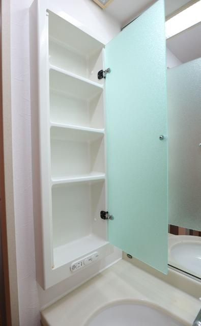 グリーンコート一の坂の収納