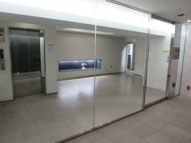 レヴィーガときわ台ｃｒｏｂのエントランス