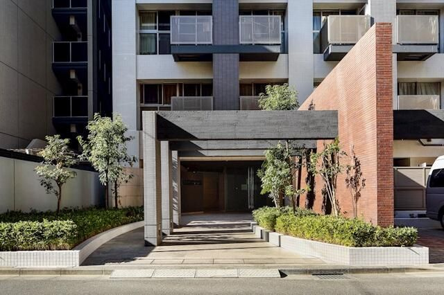 レジディア新宿イーストⅡのエントランス