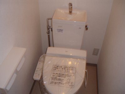 【トイレ】 | ブラウンハウス | 2009年撮影