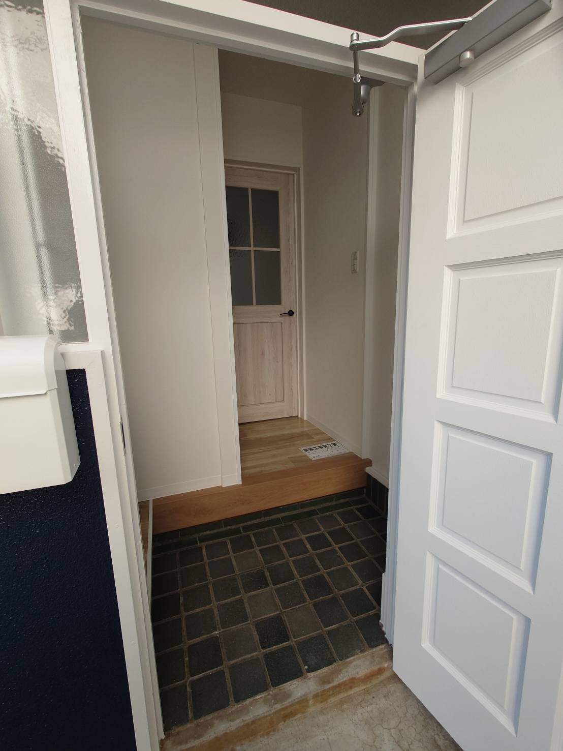 たちばな台戸建3の玄関