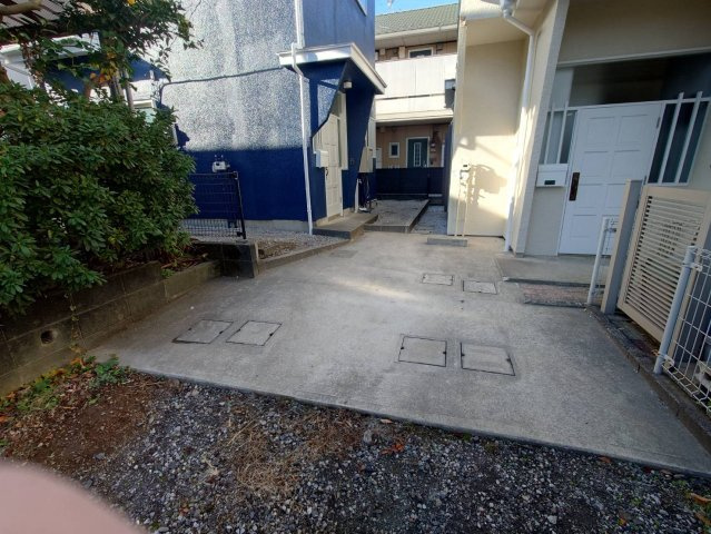 たちばな台戸建3の駐車場