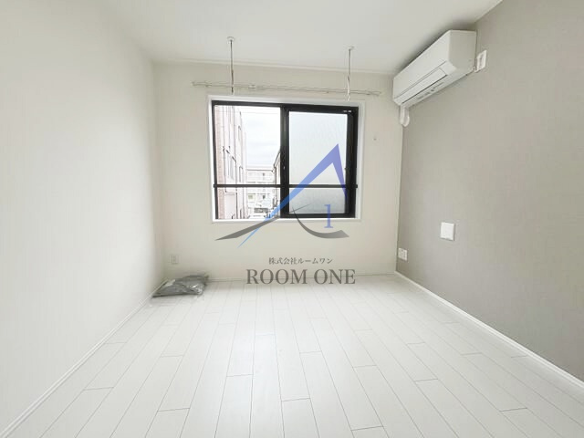 ルノン谷在家の居間・リビング|洋室のお部屋です。