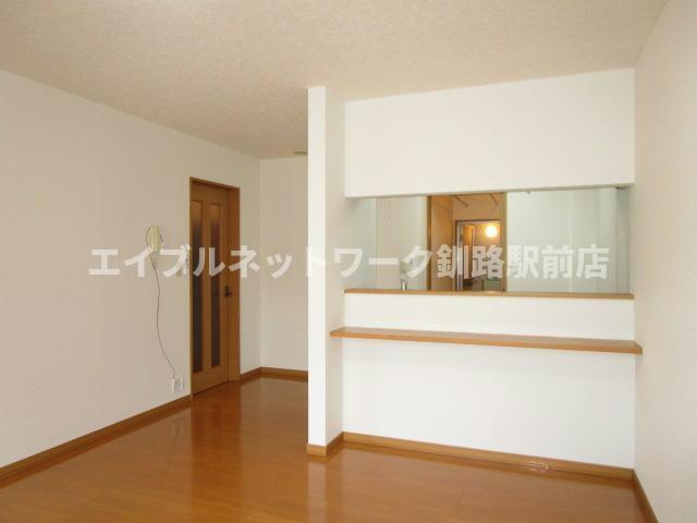 ハイツひまわり(鶴ヶ岱)の居間・リビング