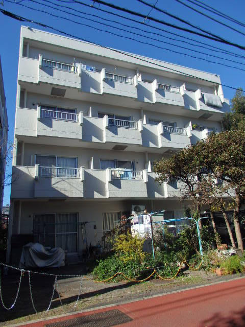 エイティハウスの外観