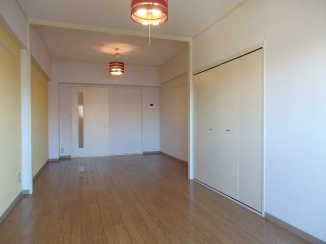 エイティハウスの洋室