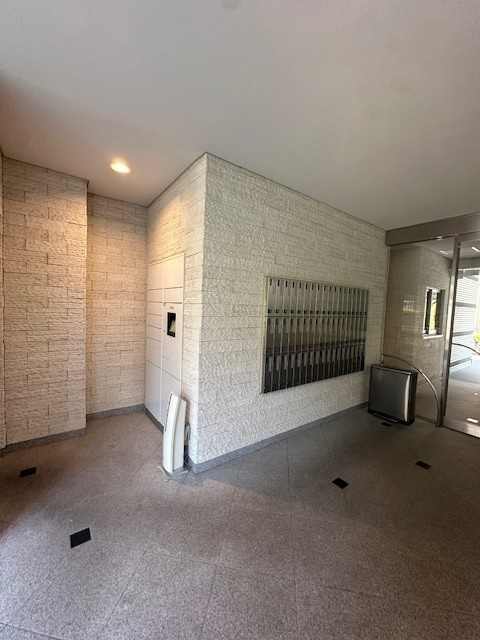 プライムアーバン千駄木のロビー