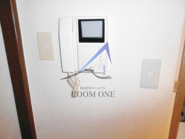 ルミナス西新宿のセキュリティ|モニター付きインターホンです。