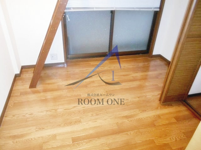 ルミナス西新宿の居間・リビング|洋室のお部屋です。